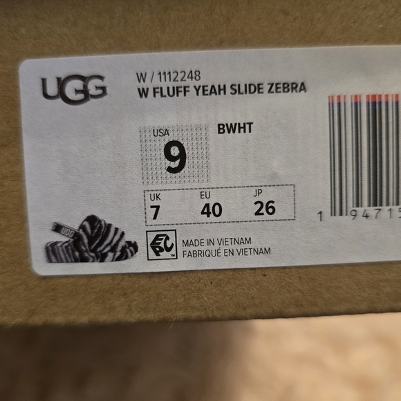 UGG Fluff Yeah Women's size 9! Zebra print! - Picture 4 of 13